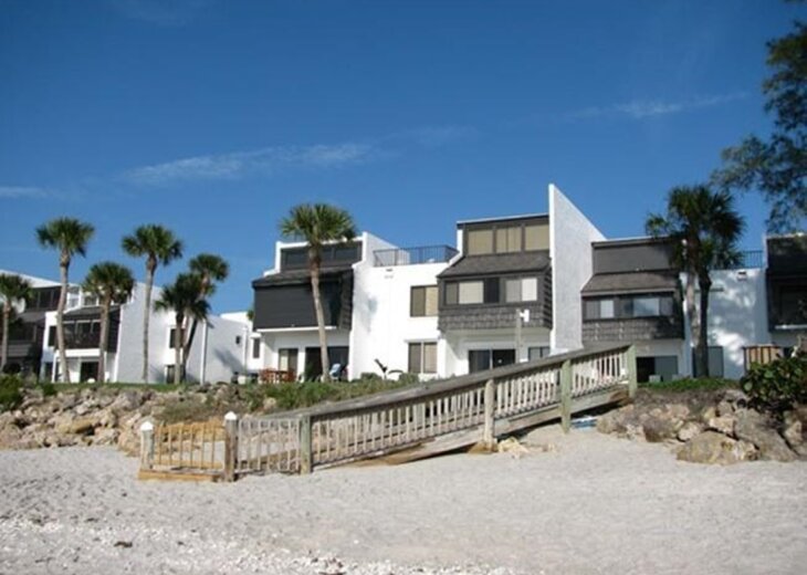 2 Bedroom Condo Rental in Englewood, FL TwoStory Condo with Roof Deck