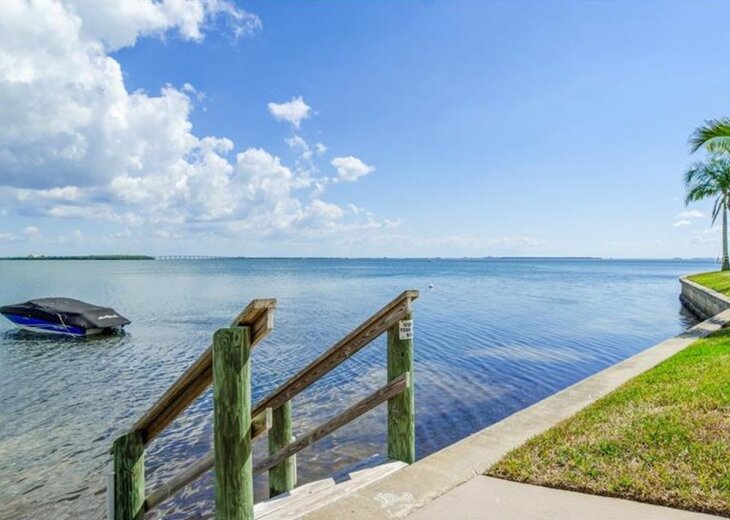 St. Petersburg Condo Rental LUXURY WATERFRONT CONDO ON ISLA DEL SOL/St. Pete's Beach Area