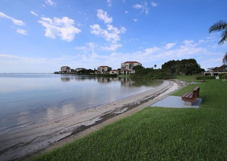 St. Petersburg Condo Rental LUXURY WATERFRONT CONDO ON ISLA DEL SOL/St. Pete's Beach Area