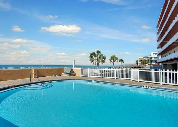 1 Bedroom Condo Rental in Treasure Island, FL Beachfront Condo with