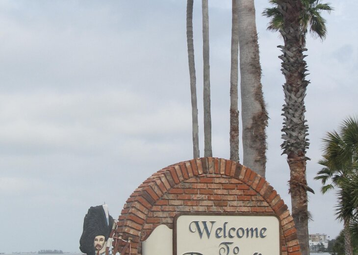 Dunedin Condo Rental Relax updated condo on the causeway to Honeymoon