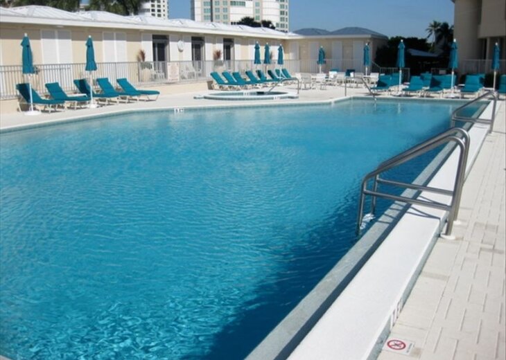 2 Bedroom Condo Rental in Naples, FL SAVOY GULF SHORE BLVD. N