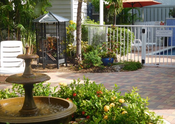 Key West Townhome Rental Townhouse, 1/2 Block from Duval in Old Town. Monthly Only**