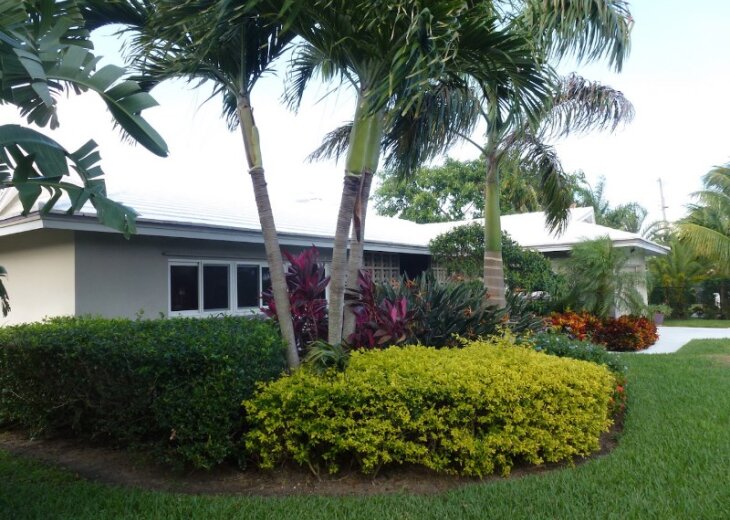 Juno Beach House Rental Juno Beach House, 3BR/2BA, 2 Blocks to Beach, Pool