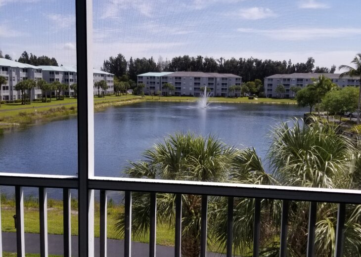 2 Bedroom Condo Rental in Fort Myers, FL Gated Community
