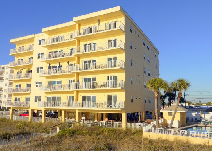 Madeira Beach Condo Rental to Collwood Condos Top Floor unit 506