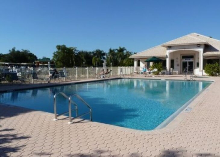 Sarasota Condo Rental Condo at Friendly Stoneybrook Golf Club in Sarasota