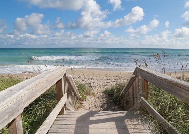Jensen Beach Condo Rental Beachfront condo on Hutchinson Island